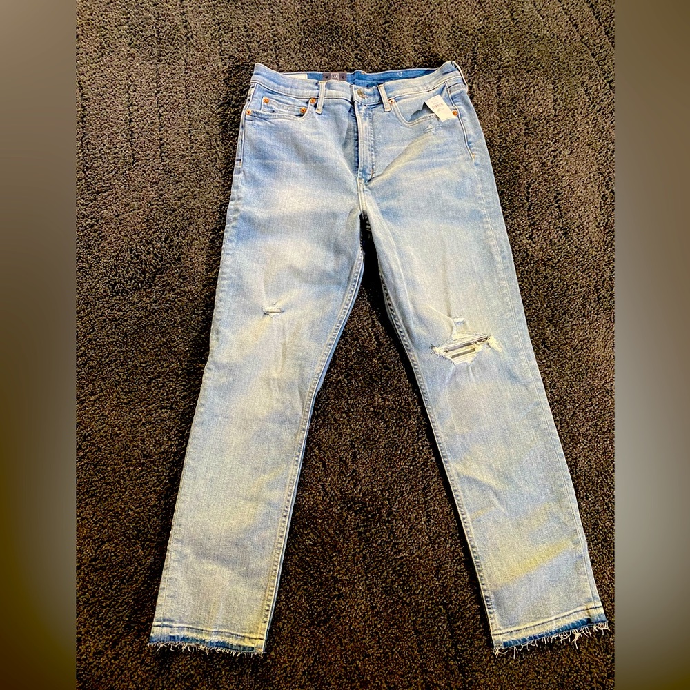 GAP High rise cigarette Jean size, distressed 10/30R